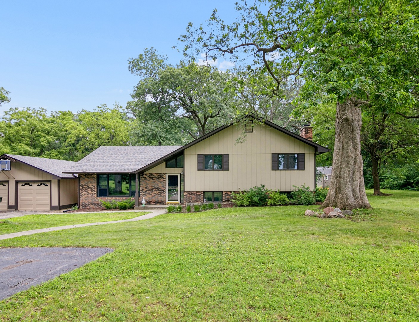 main property photo 25