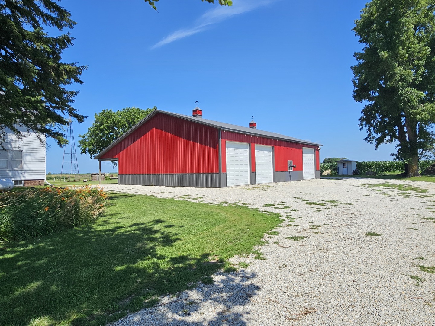 main property photo 17