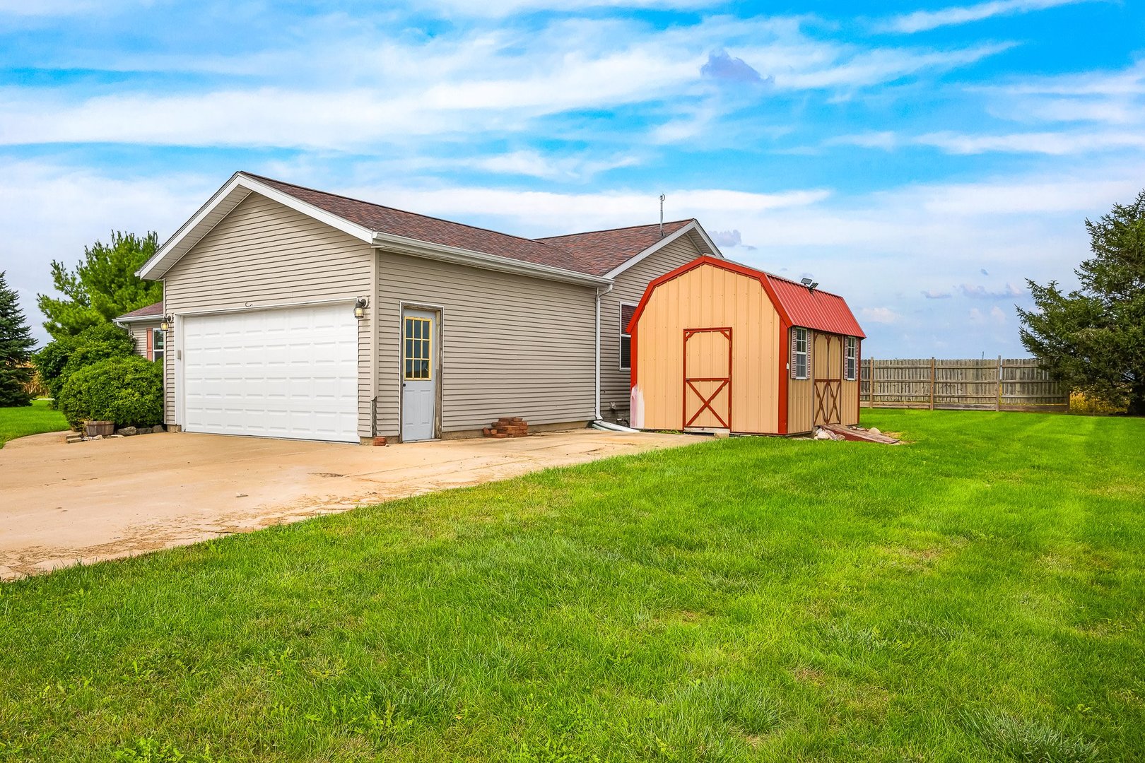 main property photo 33