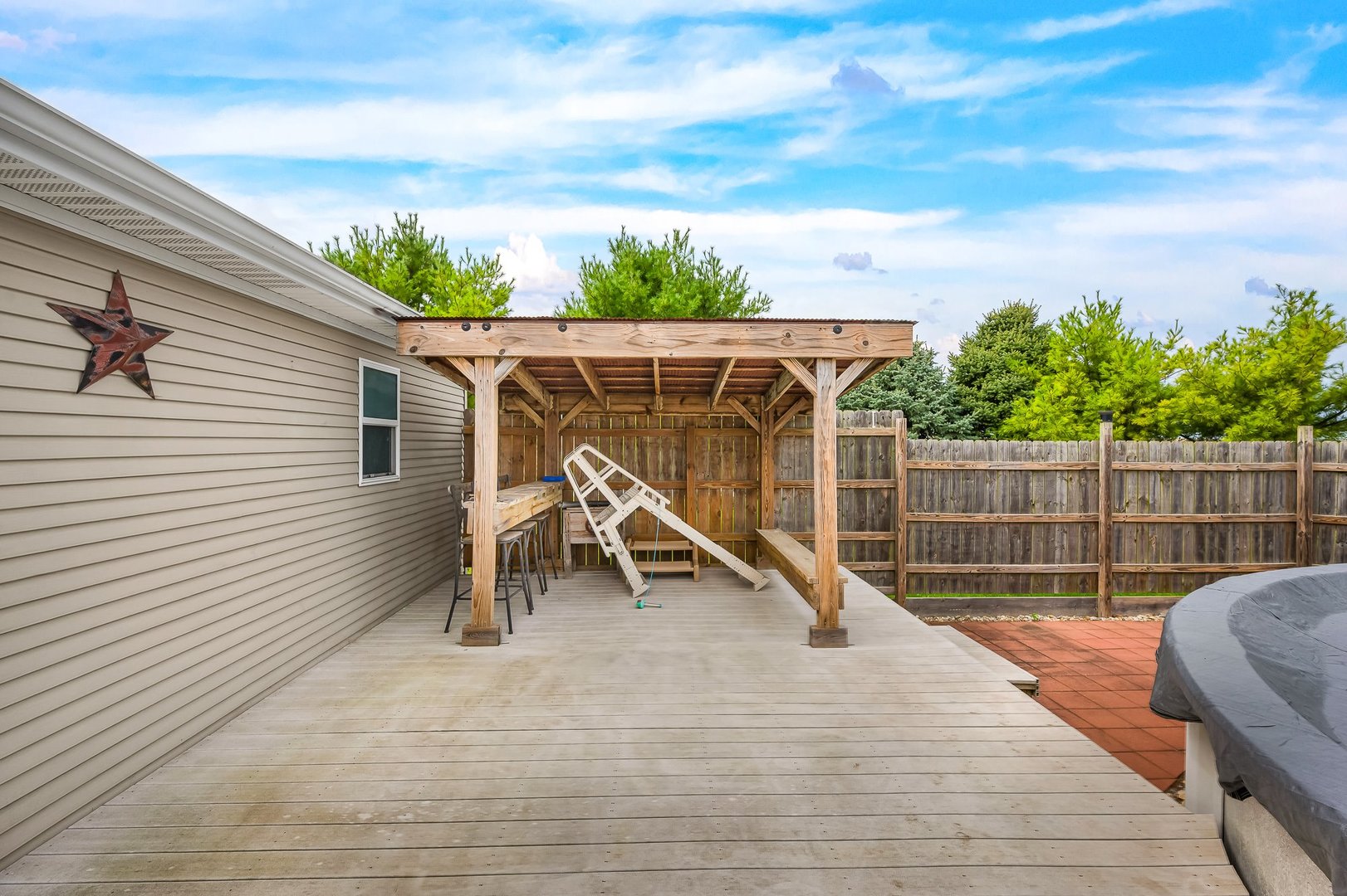 main property photo 35