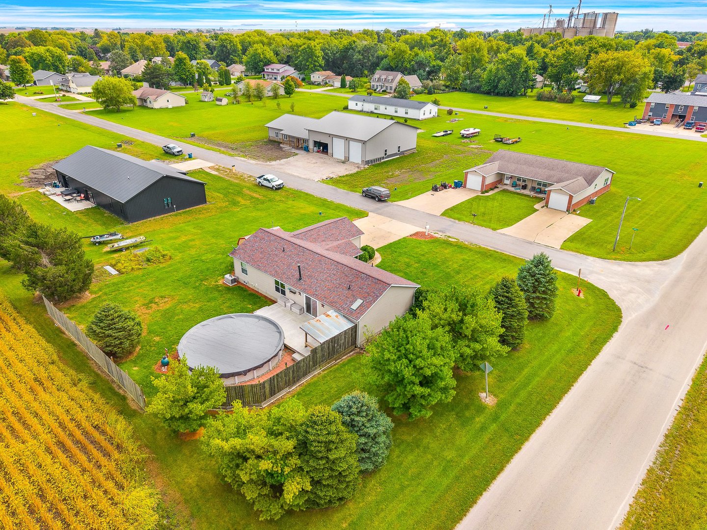 main property photo 41