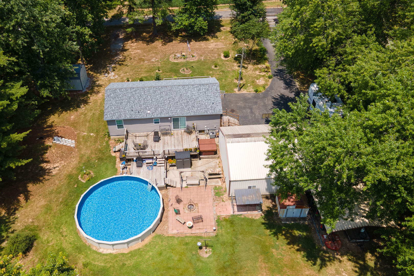 main property photo 32