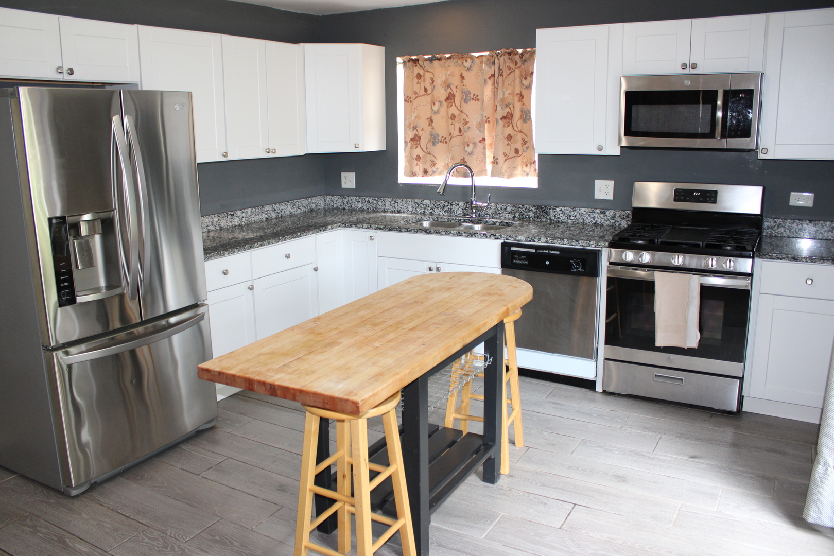 main property photo 5