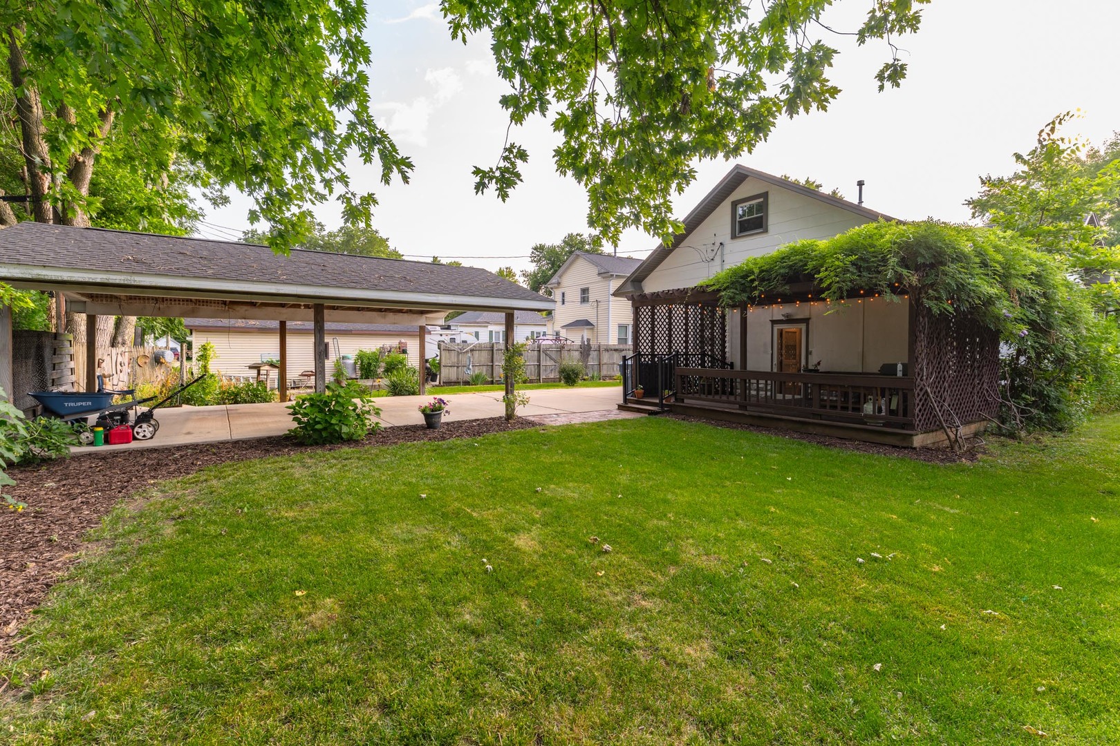 main property photo 31