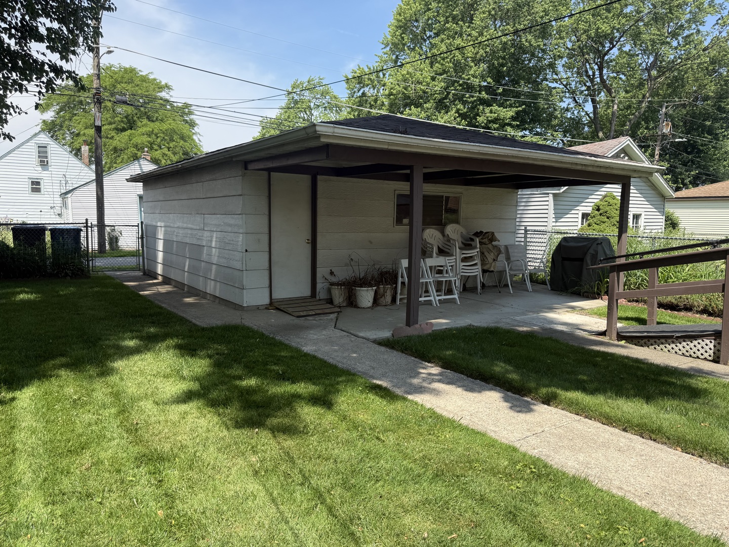 main property photo 16