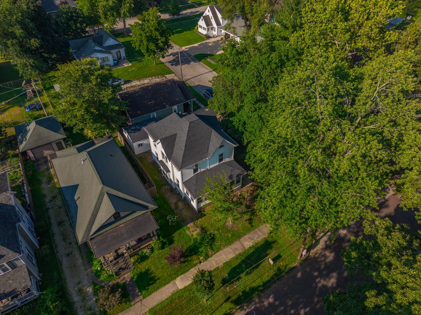 main property photo 36