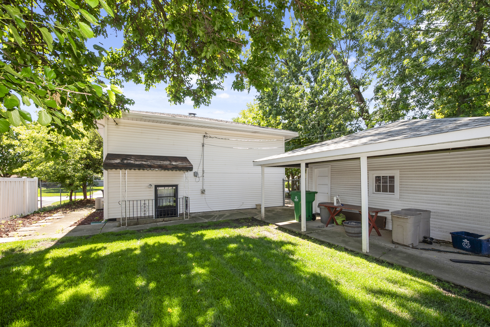 main property photo 15