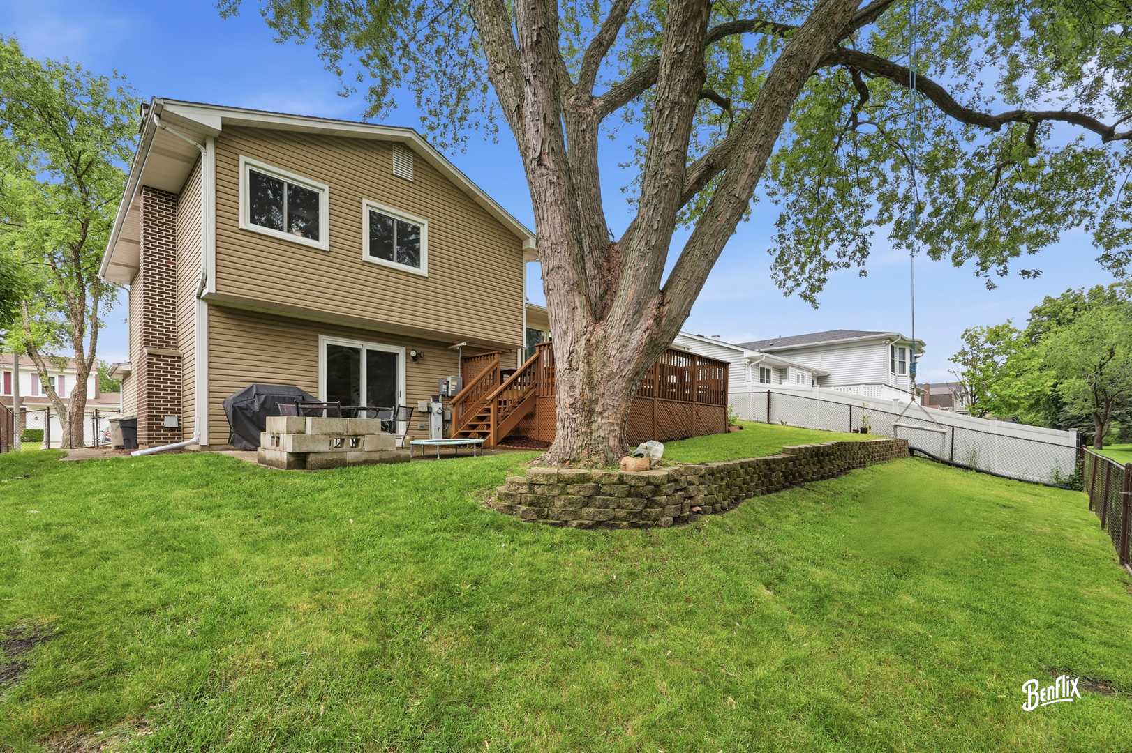 main property photo 19