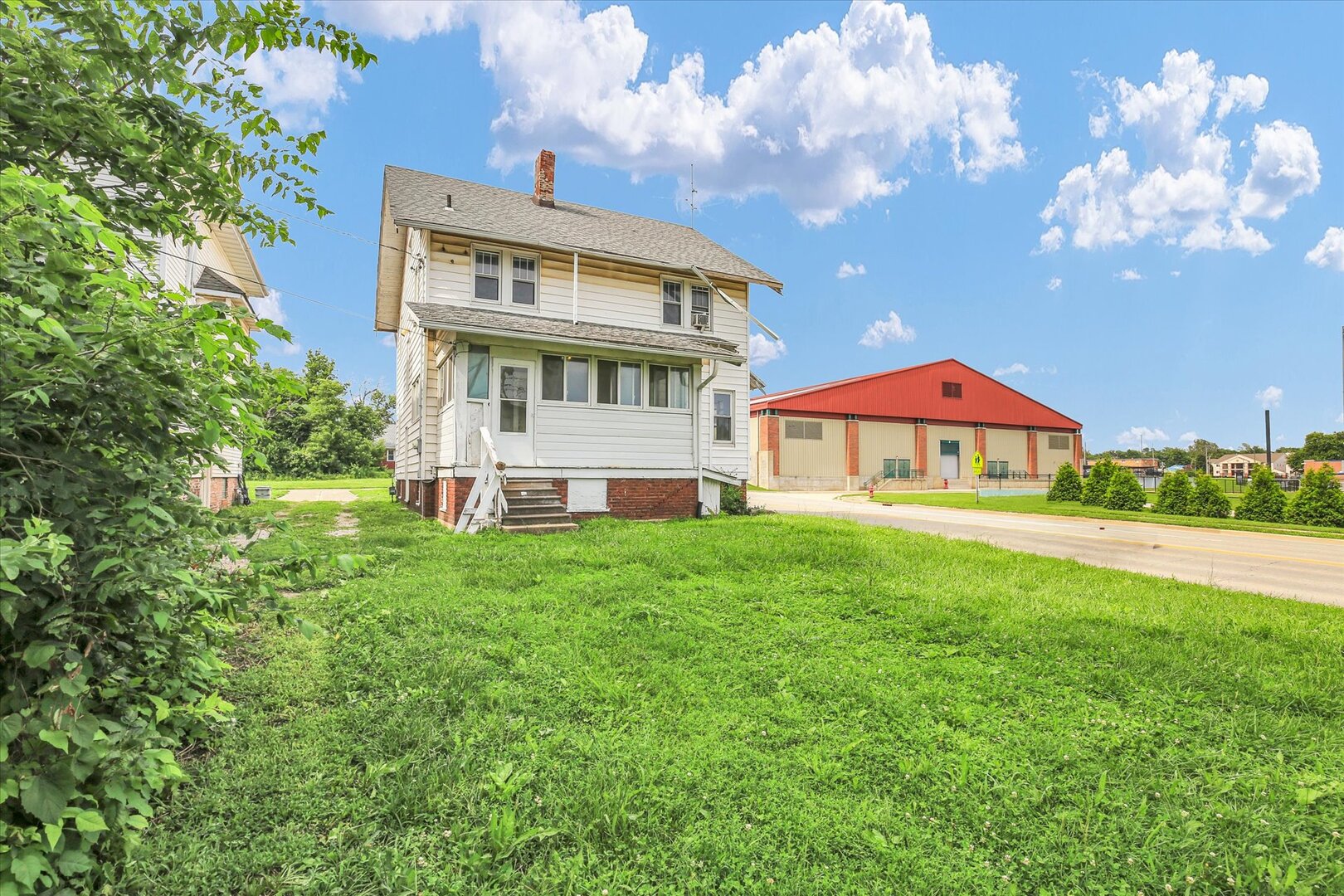 main property photo 32