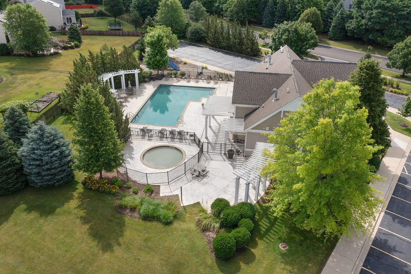 main property photo 14