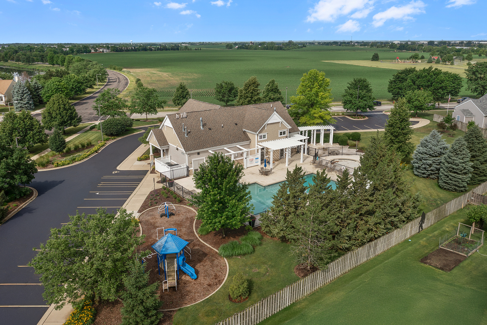 main property photo 17