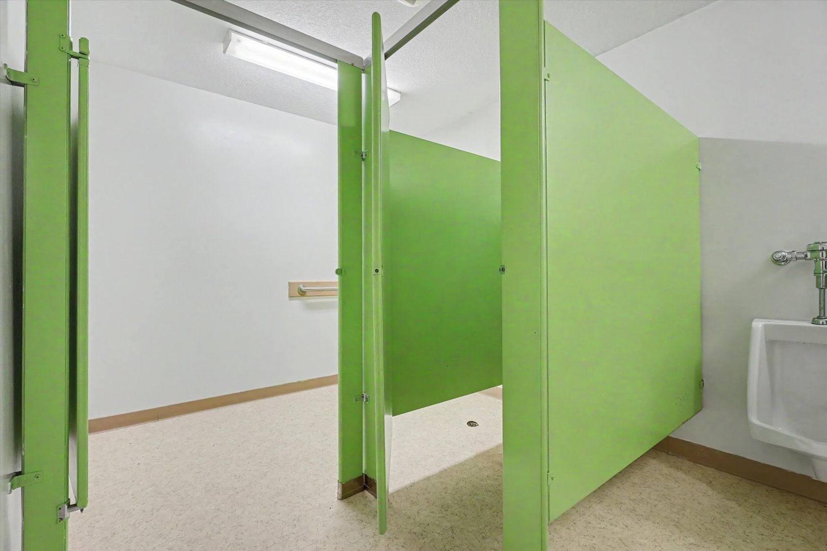 main property photo 14