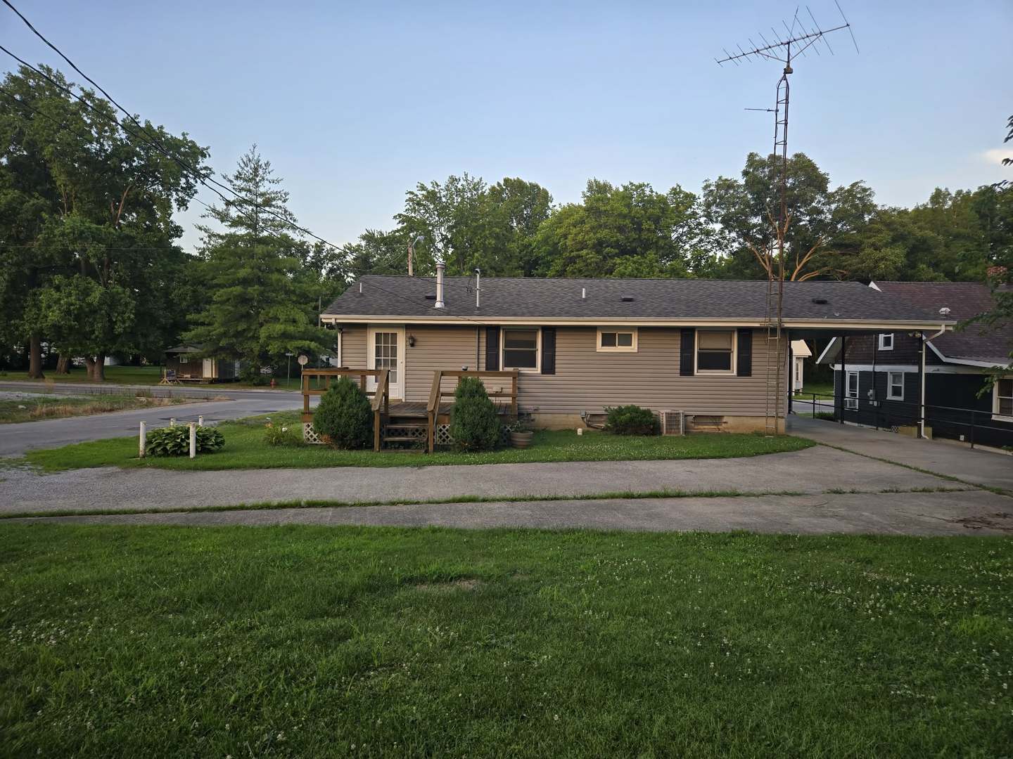 main property photo 5
