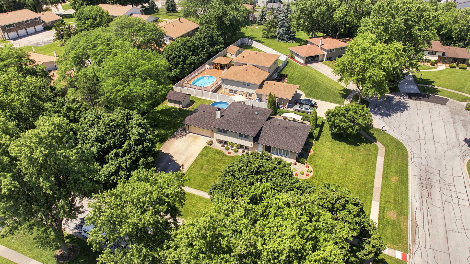 main property photo 32