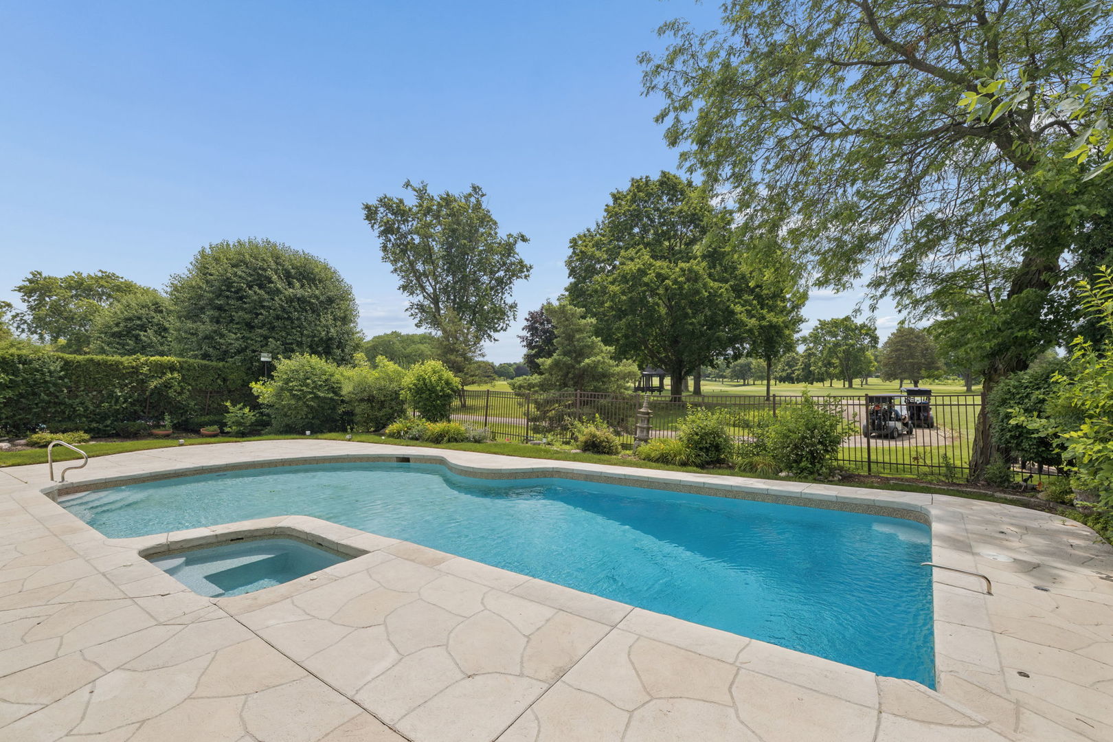 main property photo 50