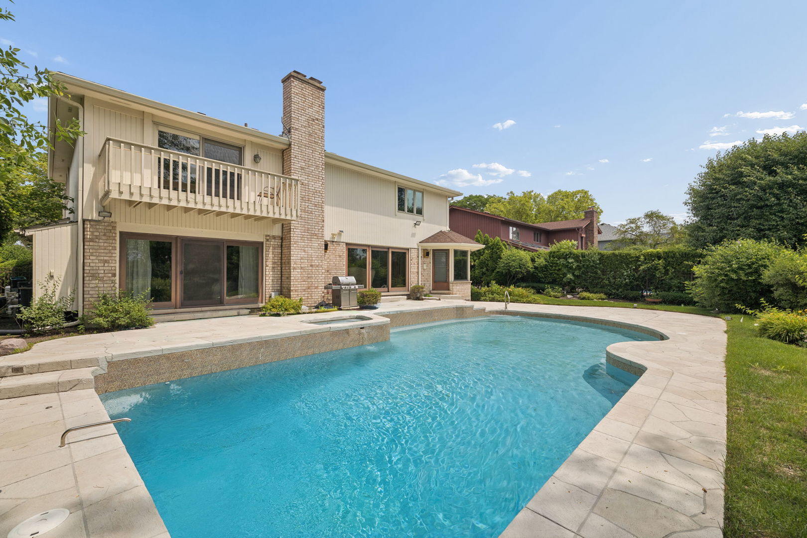 main property photo 7