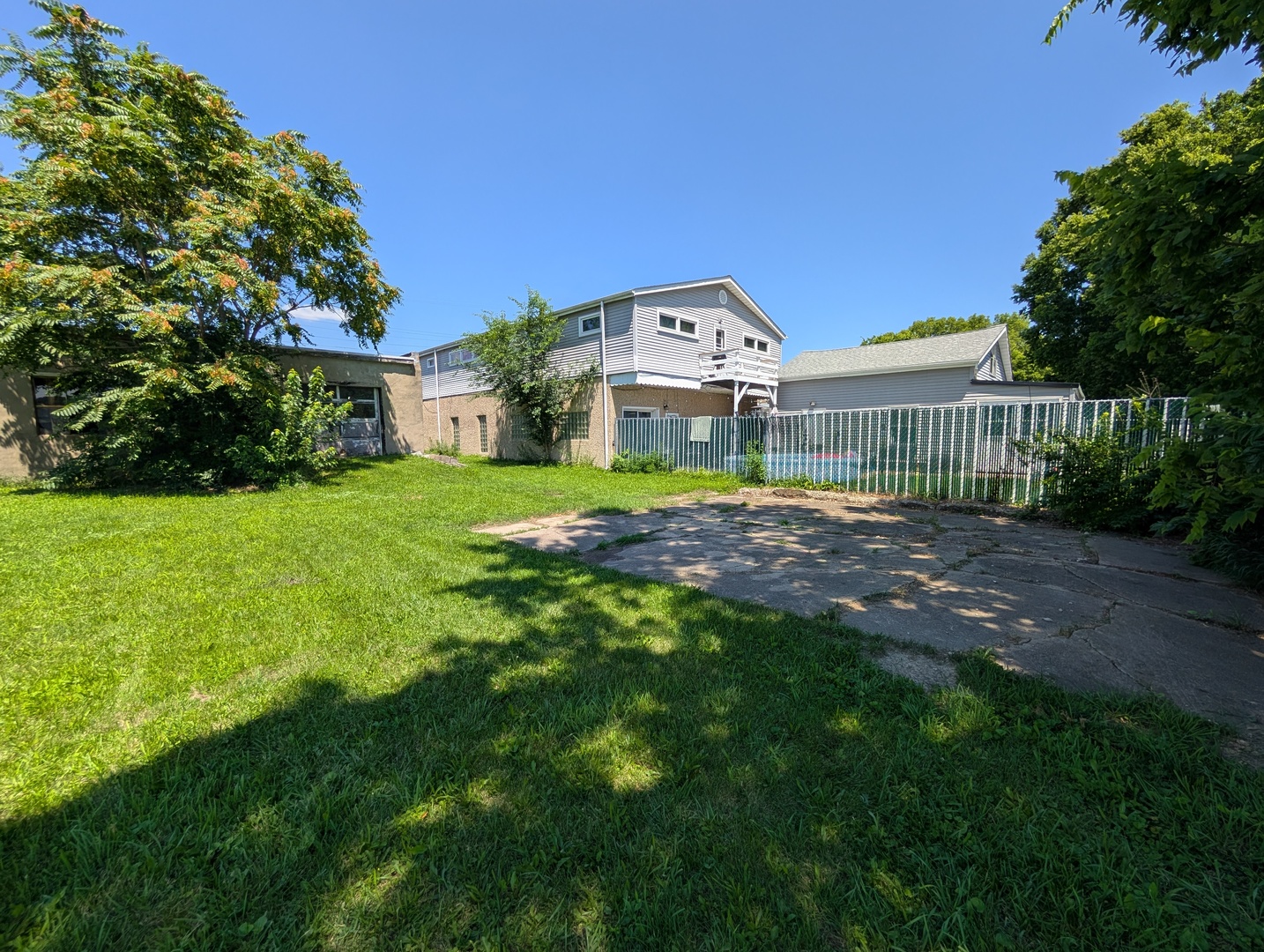 main property photo 10