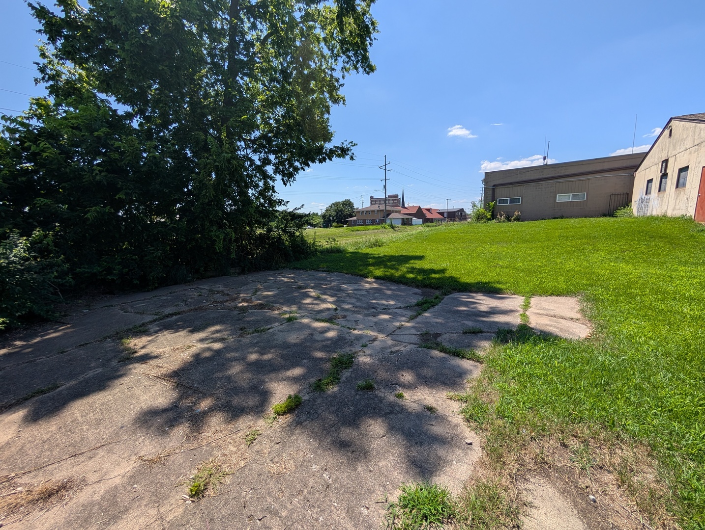 main property photo 11