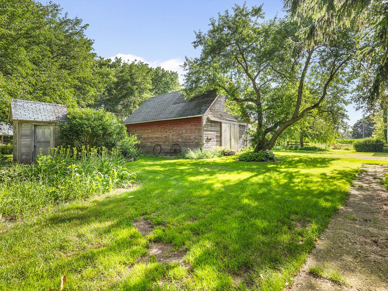 main property photo 37