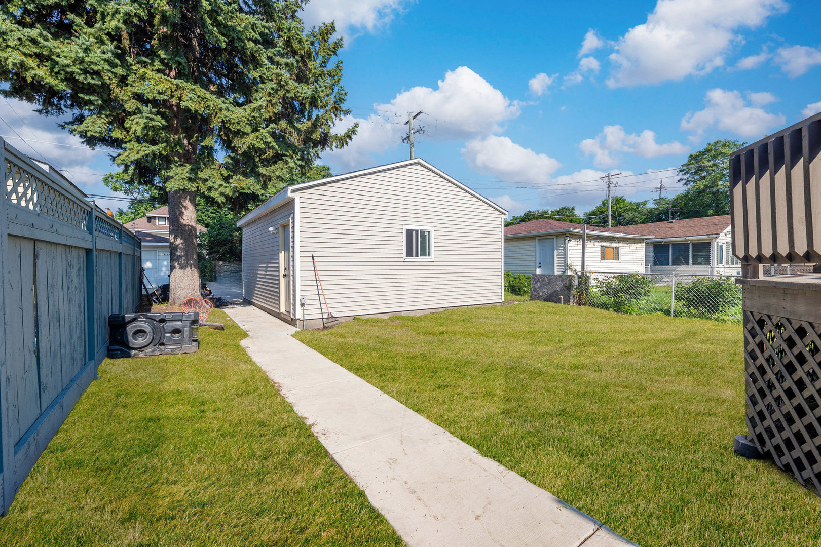 main property photo 18