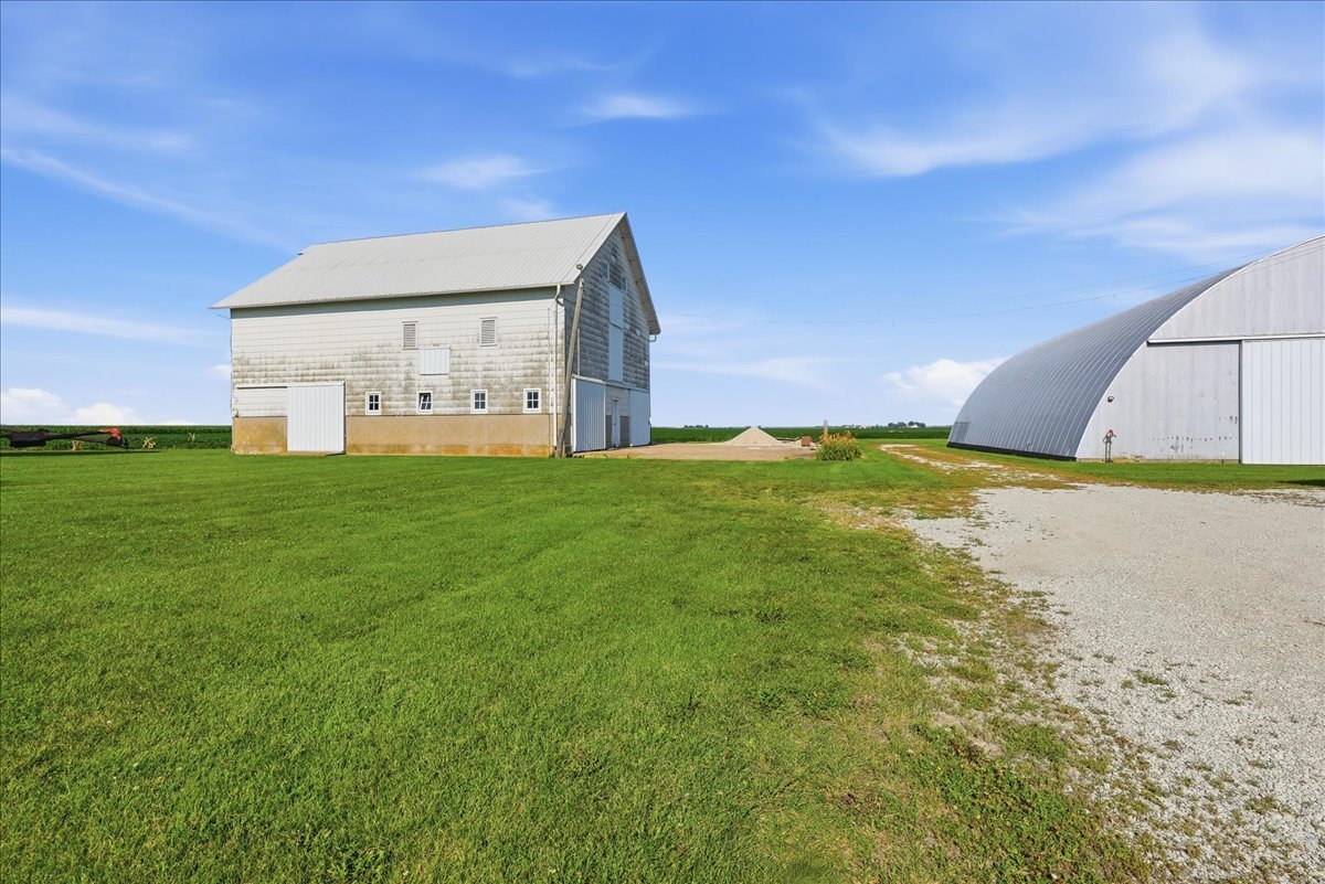 main property photo 40