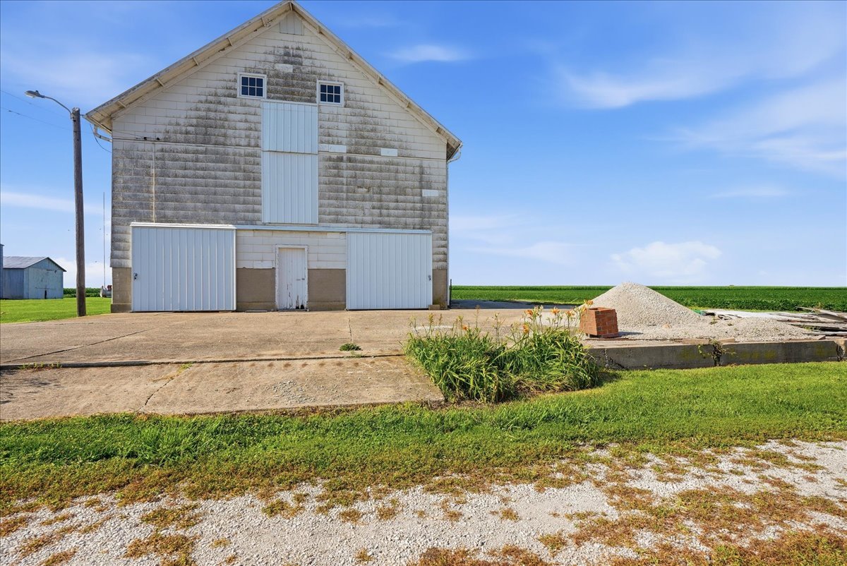 main property photo 43