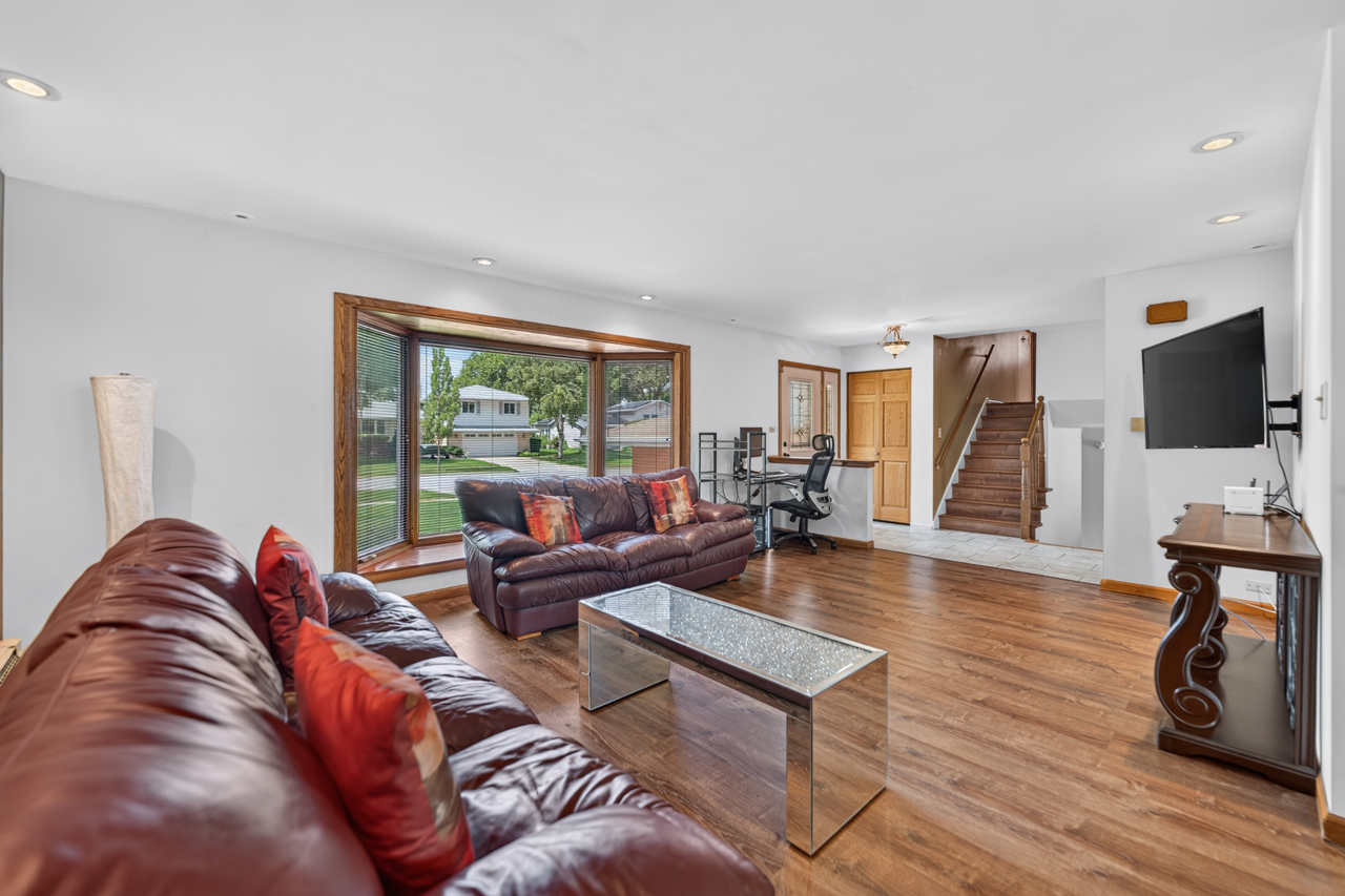 main property photo 3