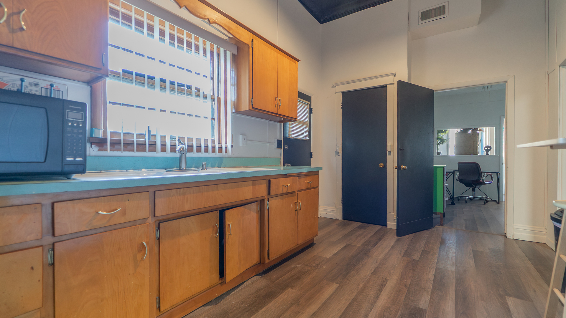 main property photo 12