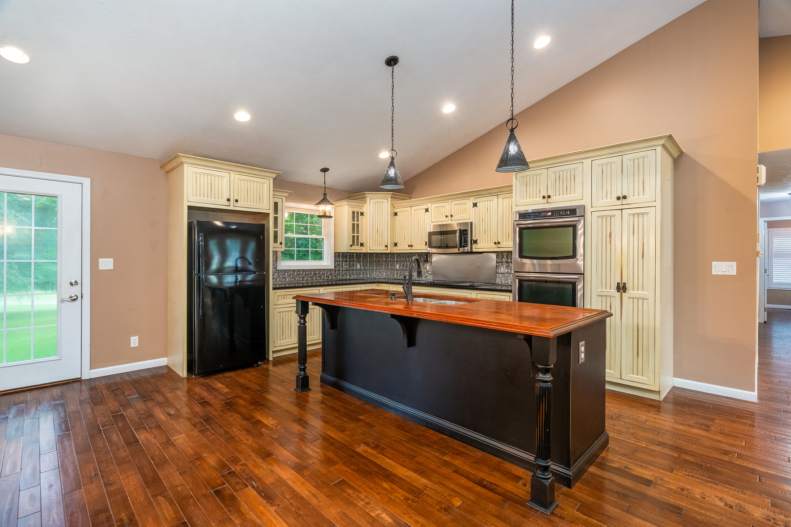 main property photo 7