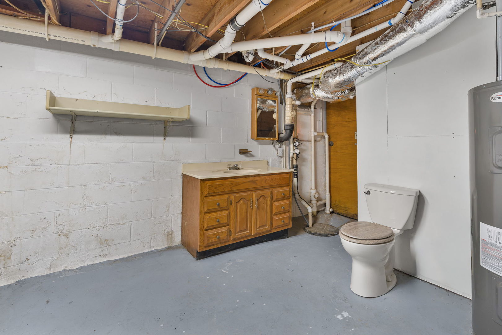 main property photo 28