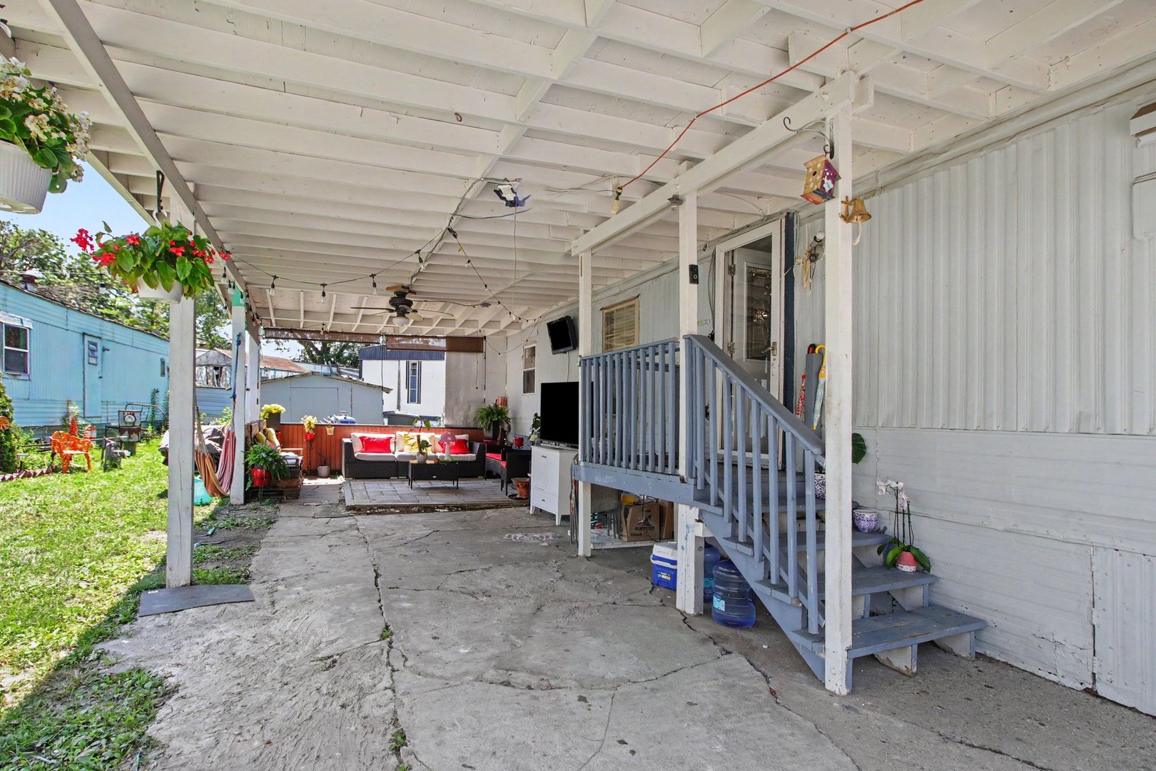 main property photo 11