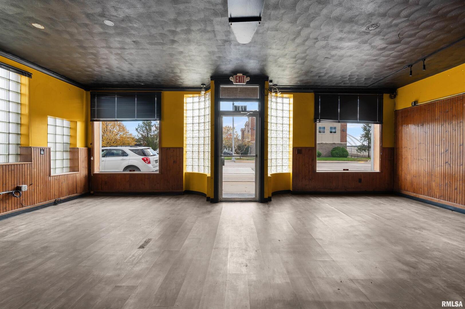main property photo 29