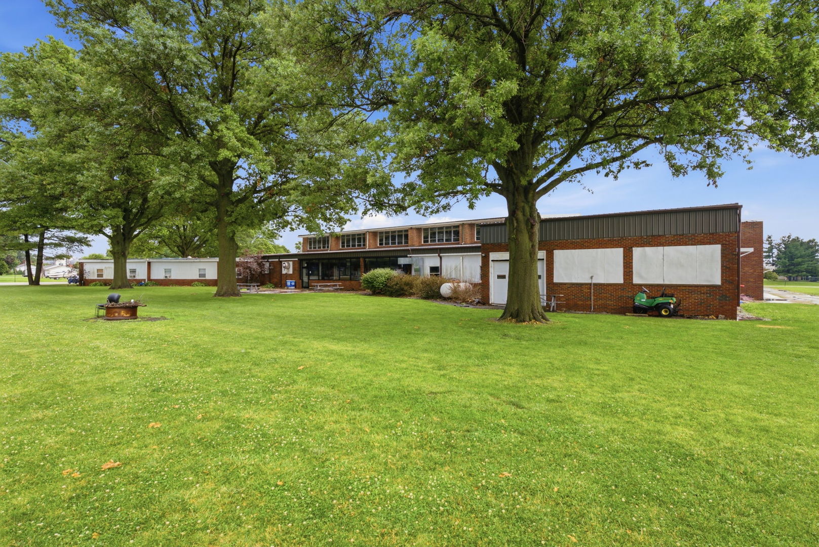 main property photo 10