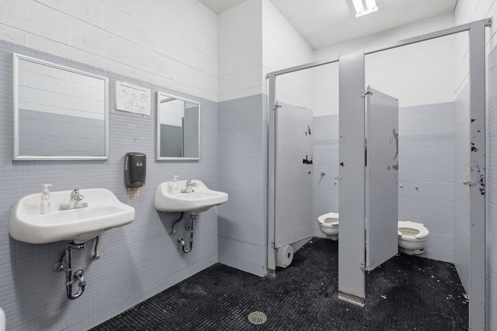main property photo 30