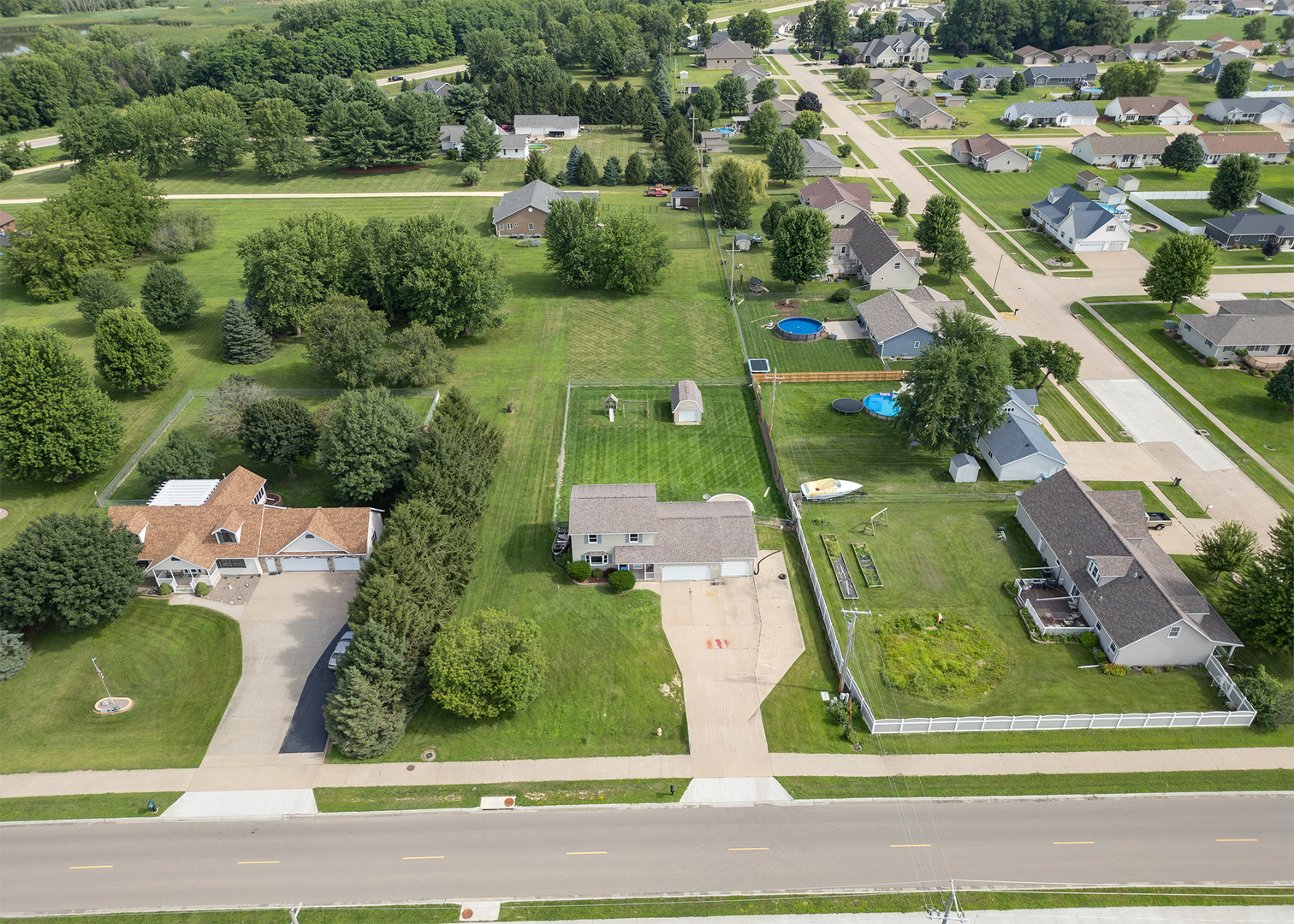 main property photo 4