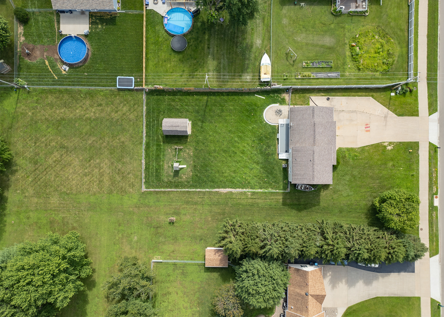 main property photo 8