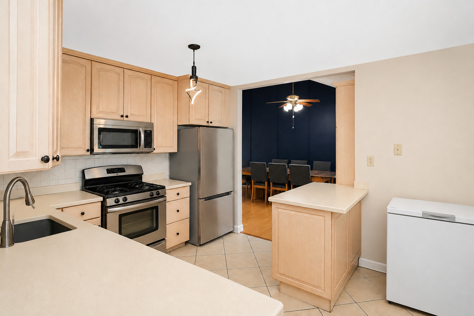 main property photo 12