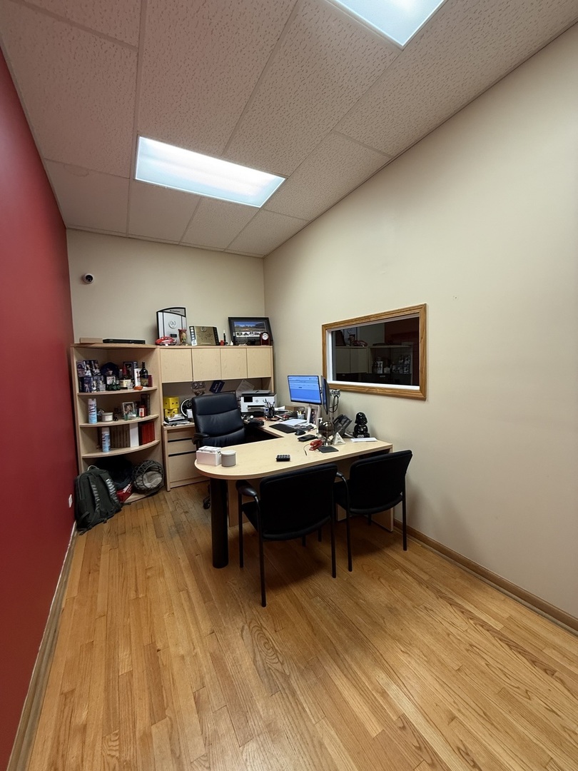 main property photo 11