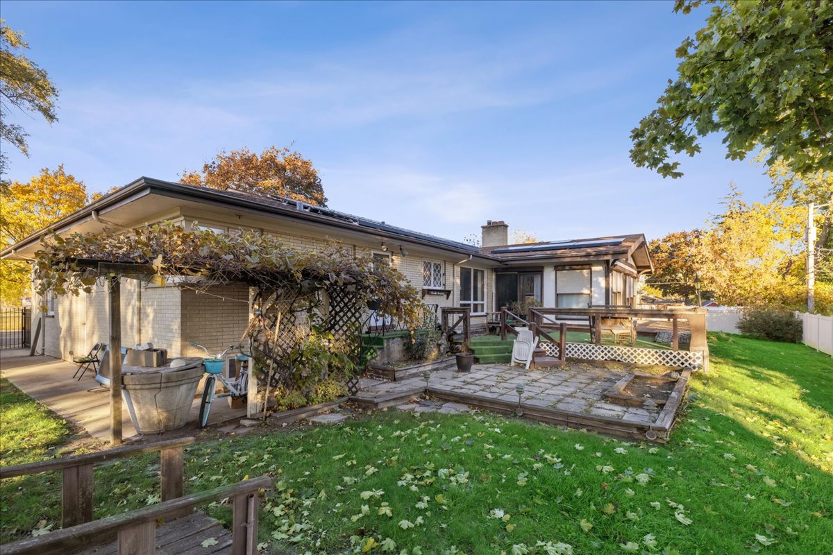 main property photo 18