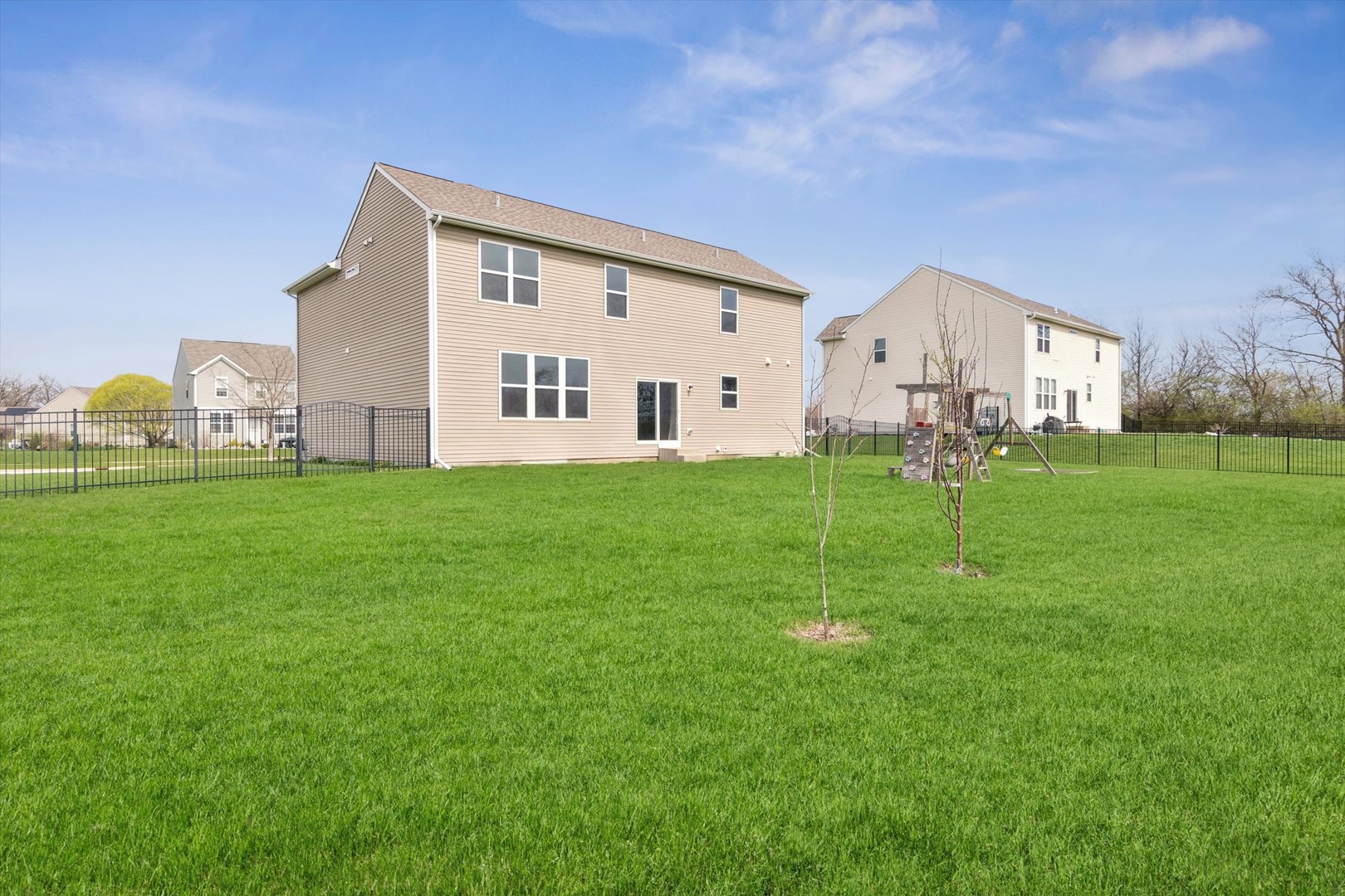 main property photo 20