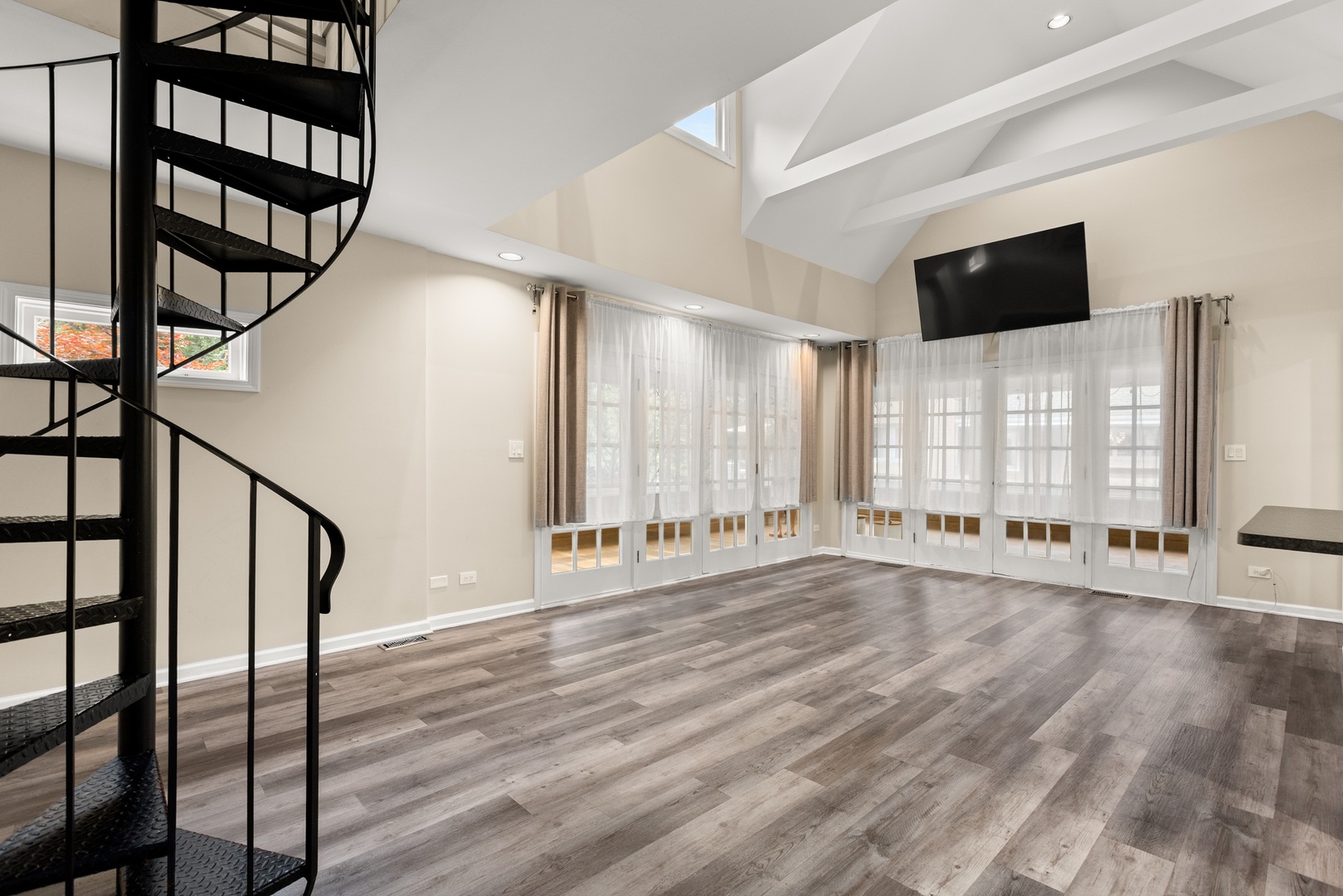 main property photo 79