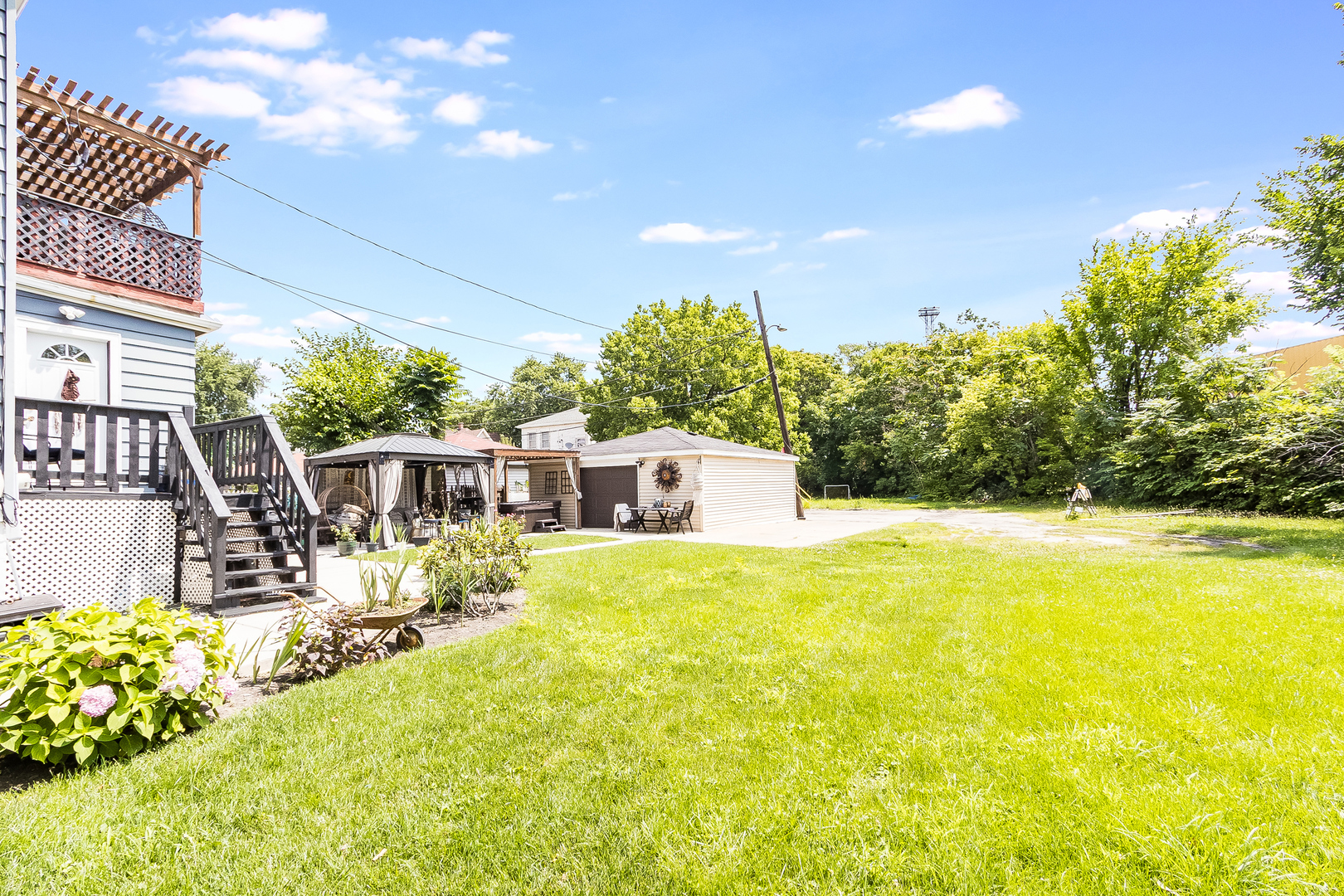 property viewer photo 12