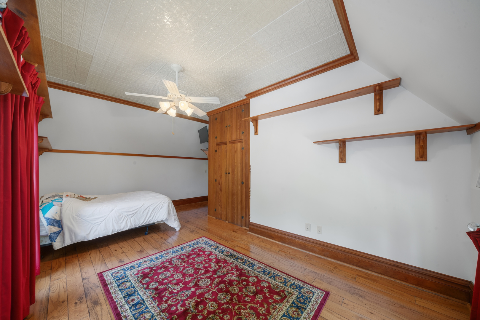main property photo 40
