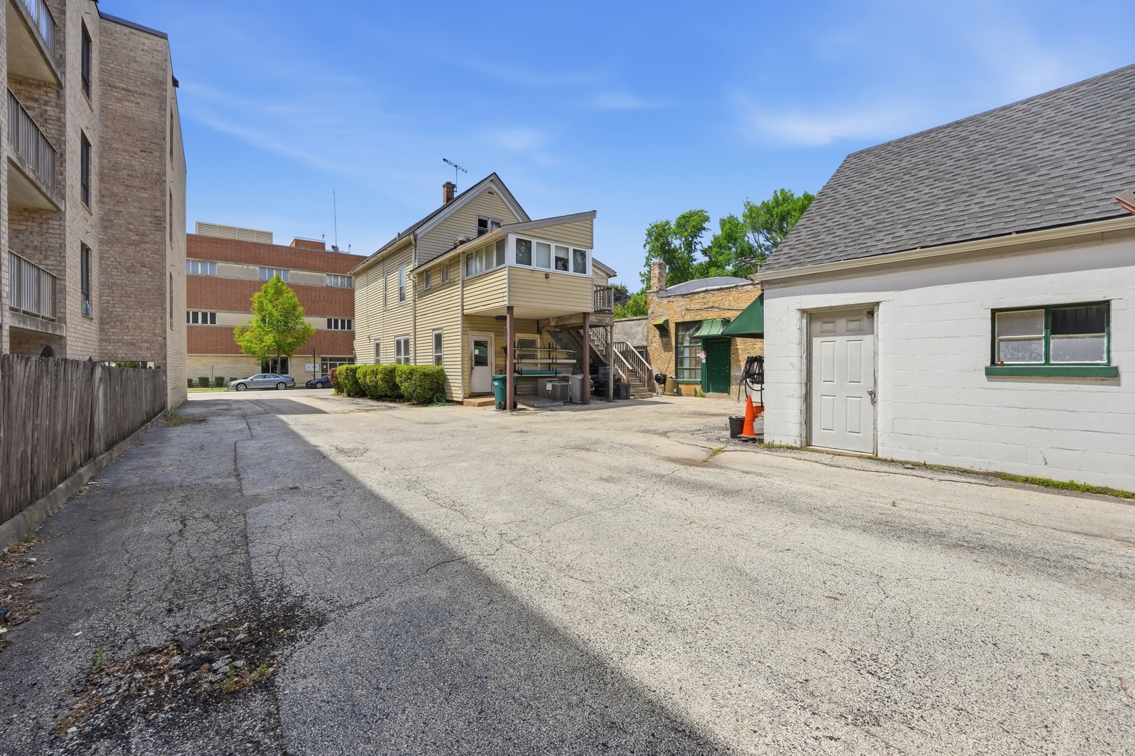 main property photo 12