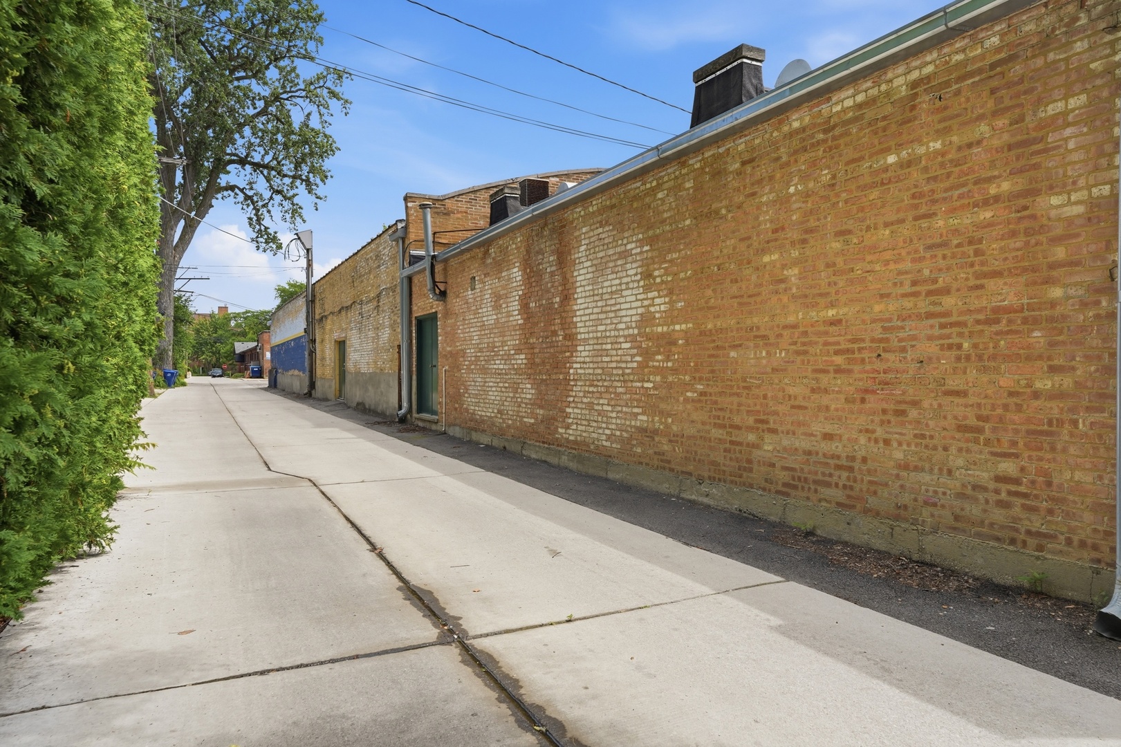 main property photo 17