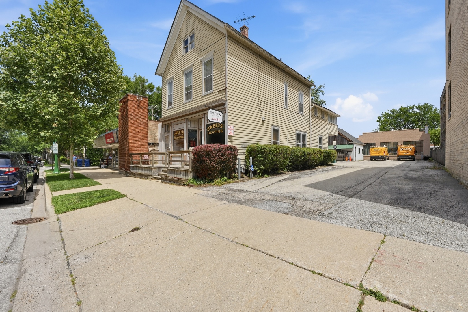 main property photo 9