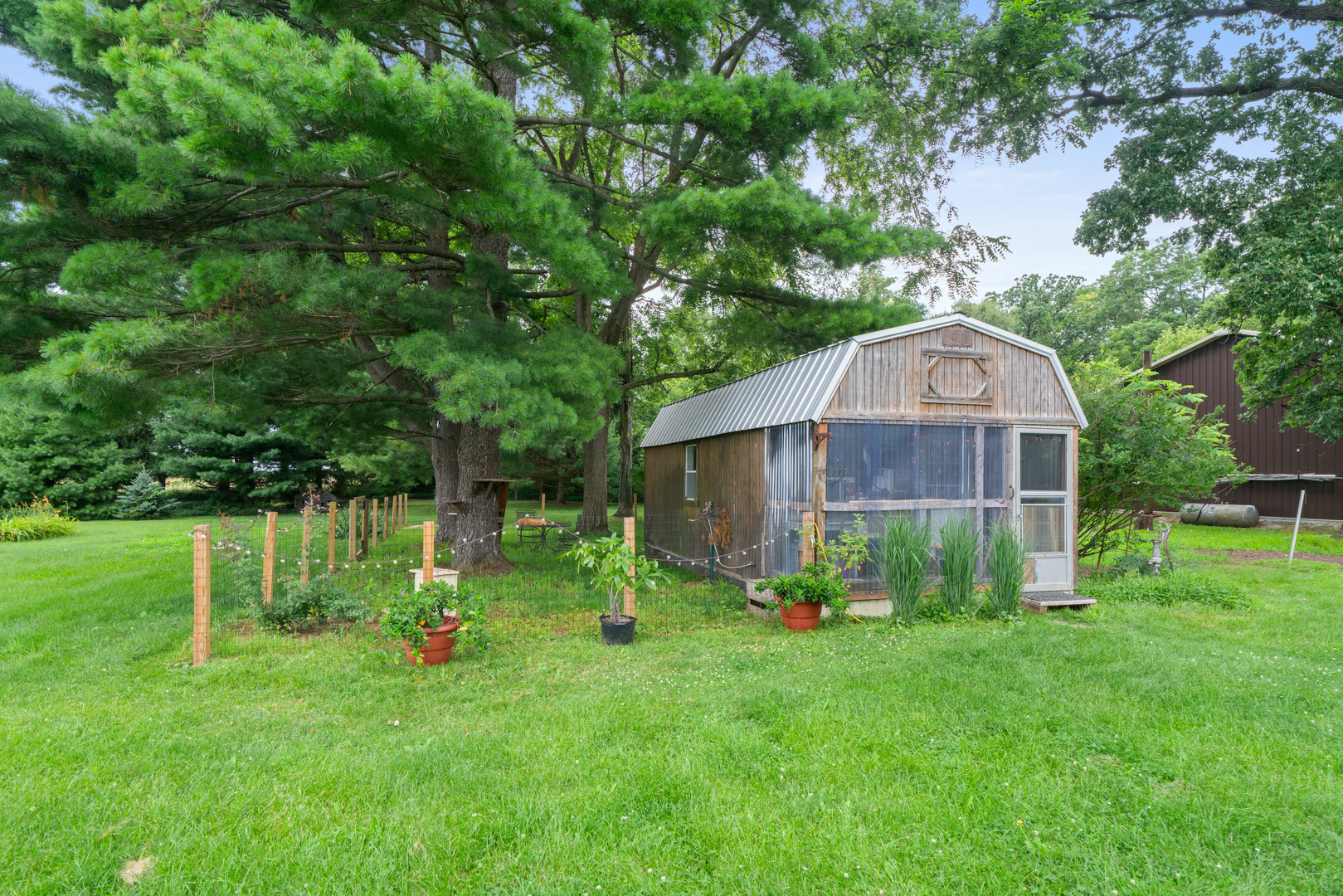 main property photo 27