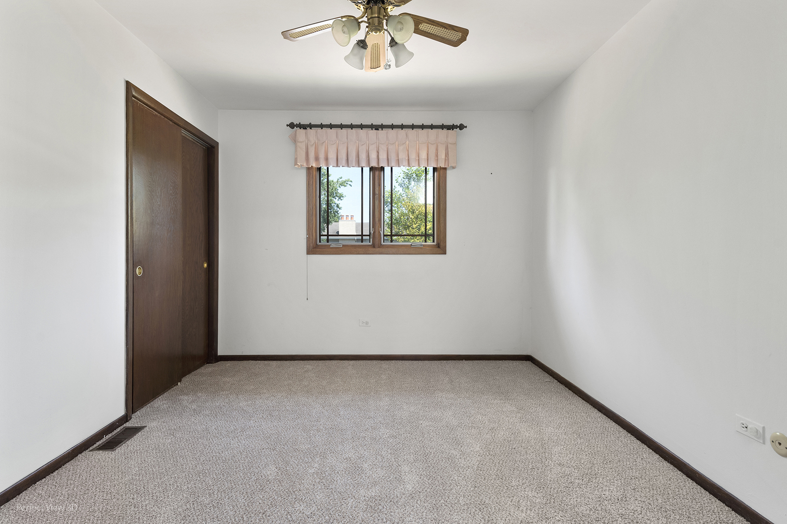 property viewer photo 18