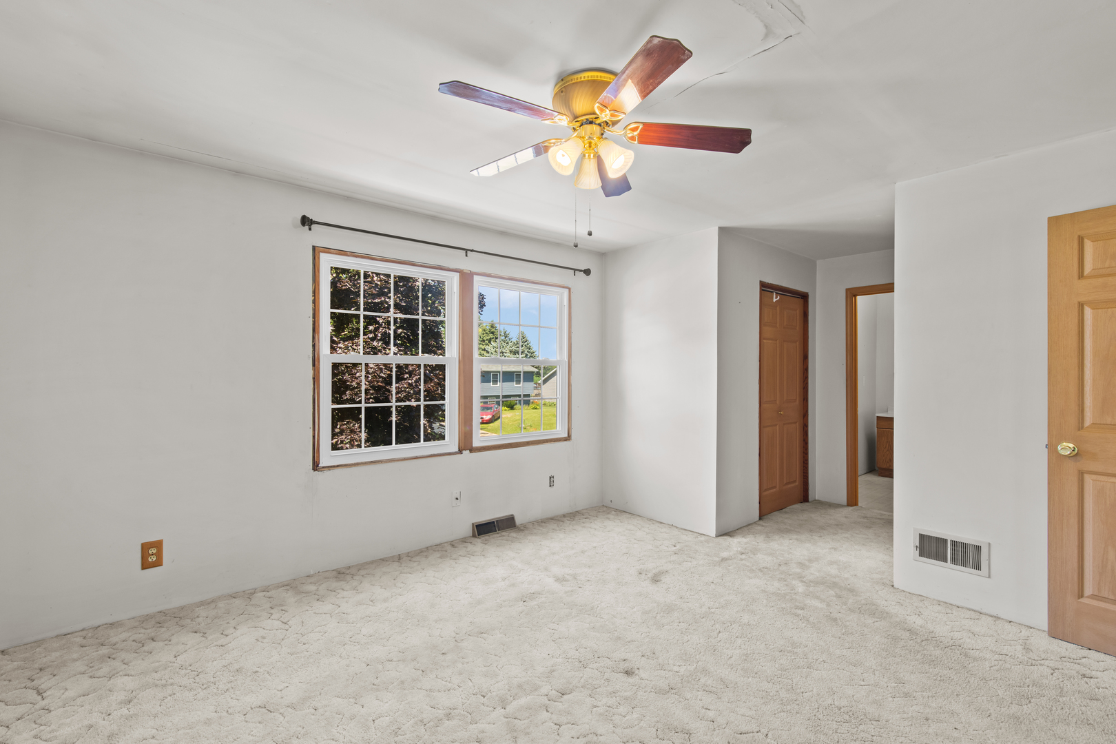 property viewer photo 18