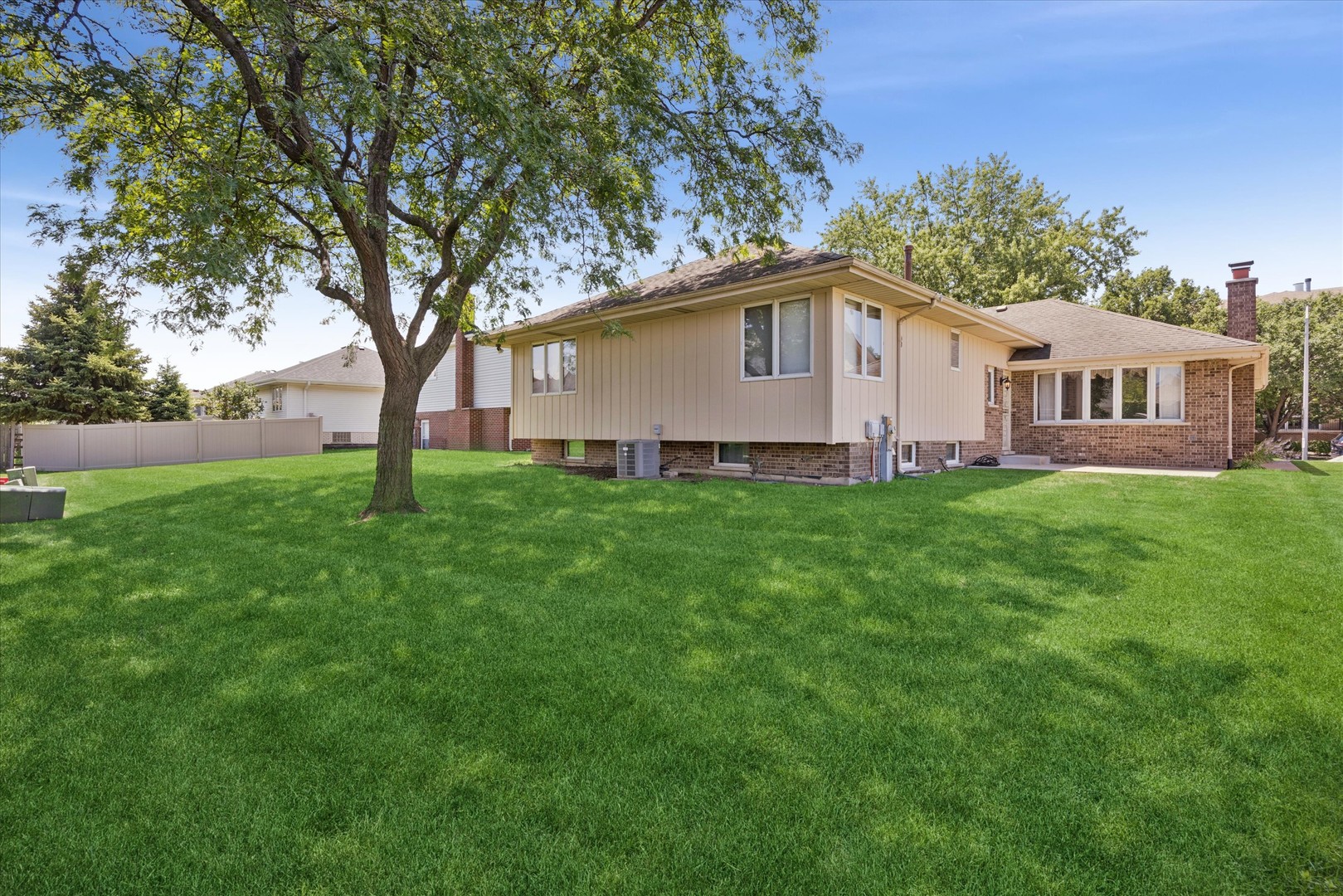 property viewer photo 15
